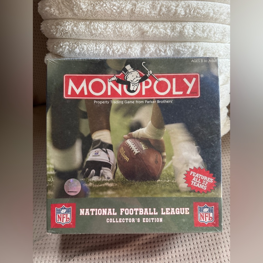 NFL Collector's Edition Monopoly (2005) – Factory Sealed